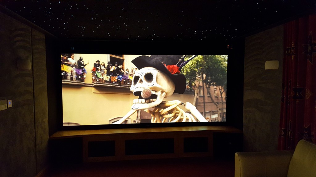 HiFi Cinema Showroom New Screen 2.40:1