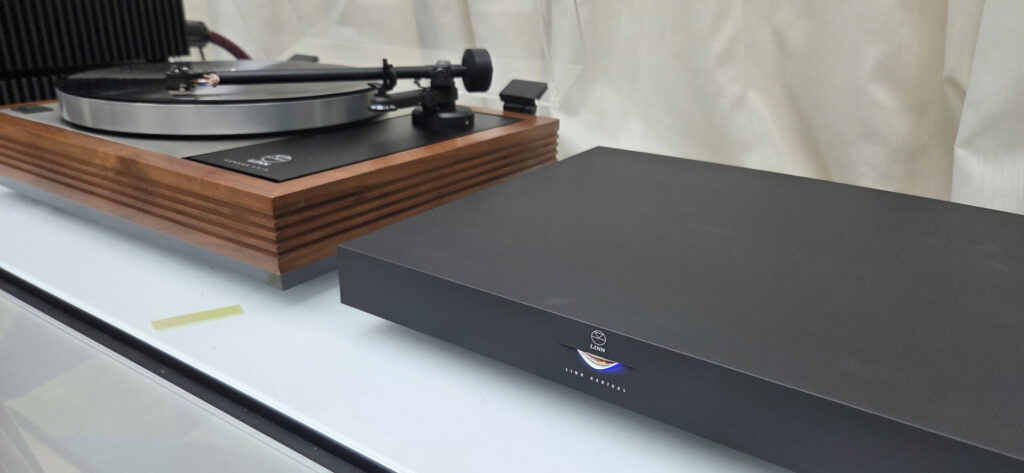 LP12 with Keel SE, Radikal with Utopik, and Urika Phono Stage